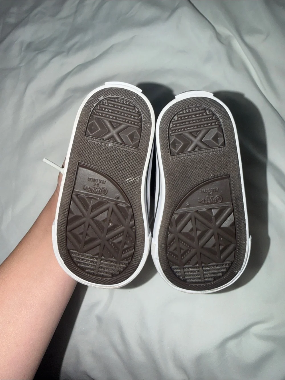 Converse Toddler Size 5 Black and White Low-Top Sneakers